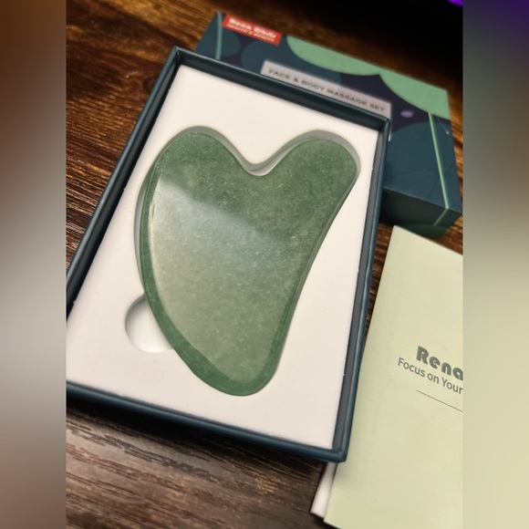 Rena Chris Green Jade Gua Sha Facial Tool, NEW - Picture 7 of 9